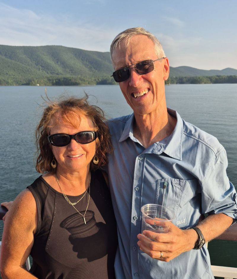 Riverboat cruise on Smith Mtn lake